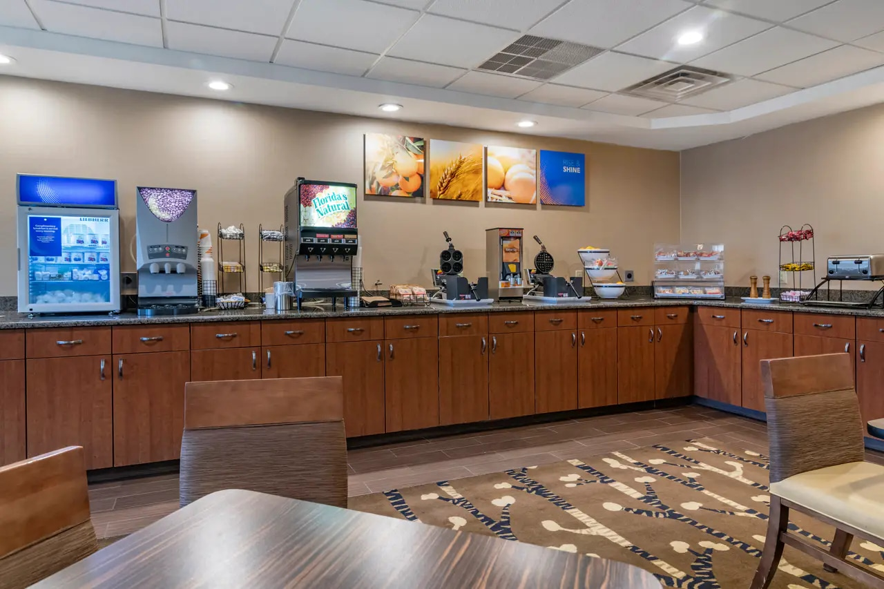 Complimentary Breakfast Area