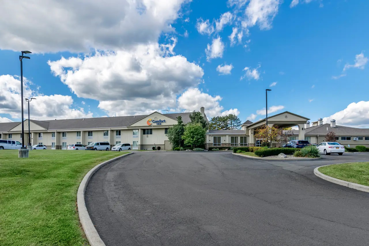 Comfort Inn Glenmont Exterior
